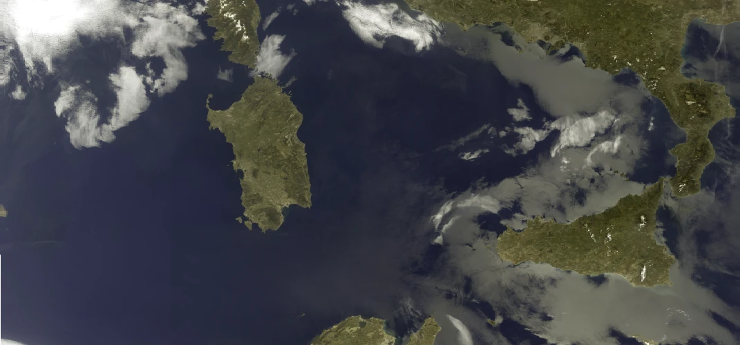 Top-Of-Atmosphere reflectance as measured by MERIS over Mediterranean Sea on 1st May 2005